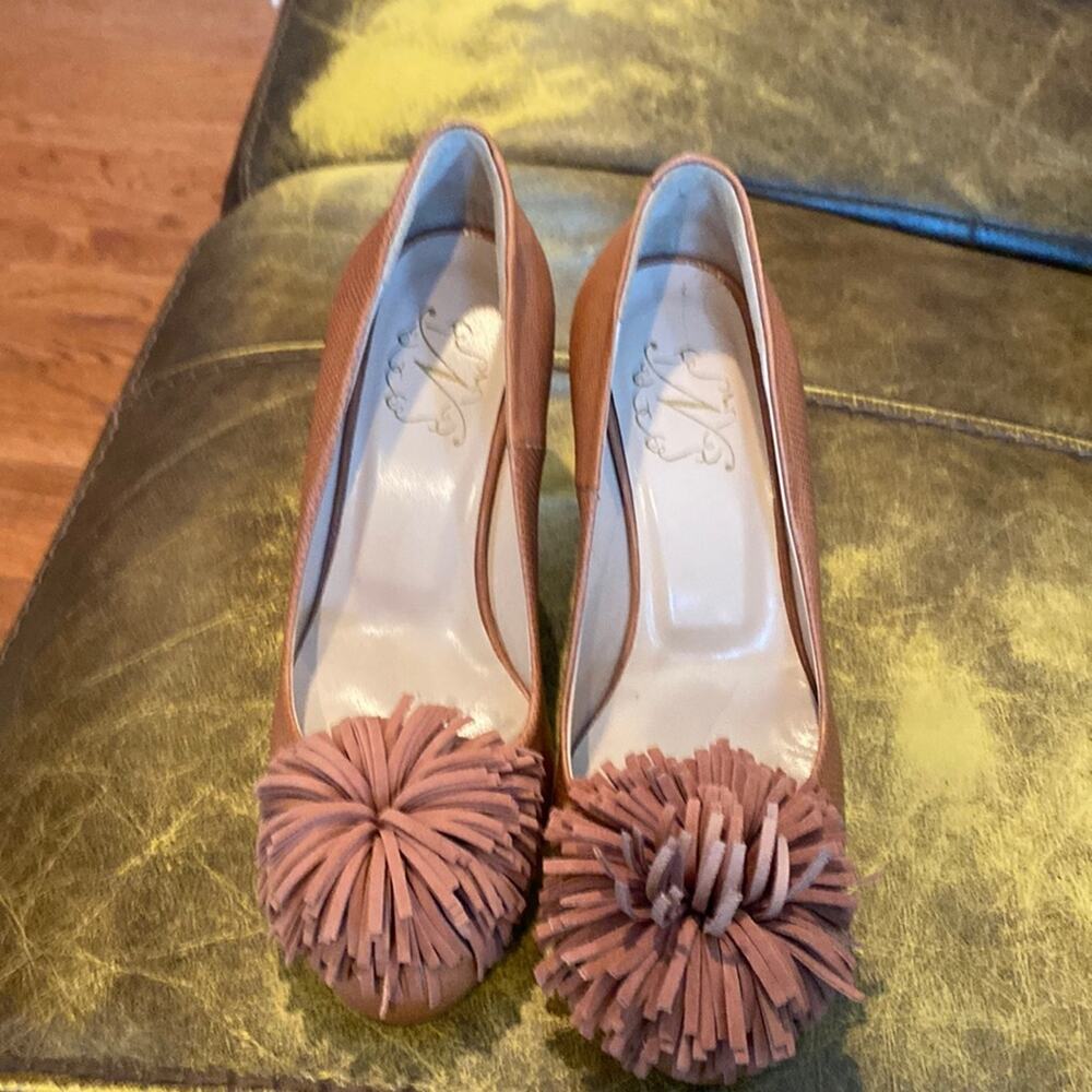 Nora brown leather women’s size 6 heeled shoes with pom poms